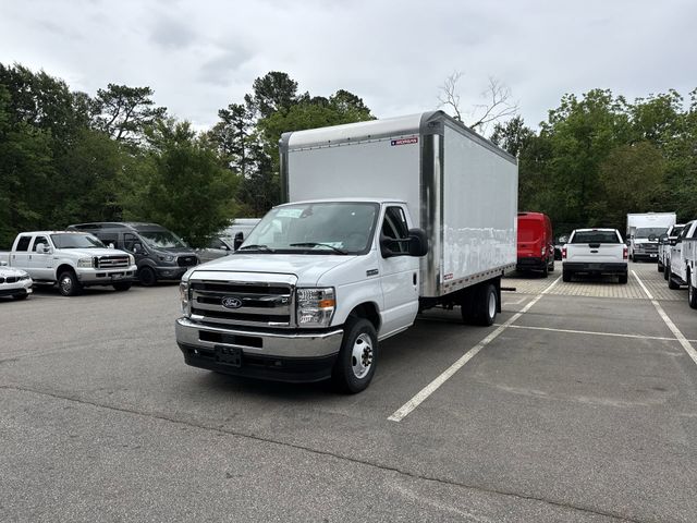 New 2027 Ford E-350 - photo 8