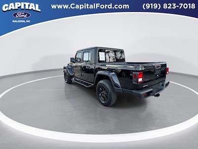 Used 2022 Jeep Gladiator - photo 1