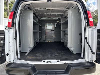 Used 2022 Chevrolet Express 2500 - photo 1