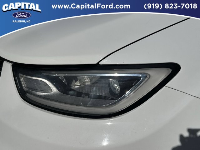 Used 2025 Chrysler Pacifica Select Minivan - photo 11