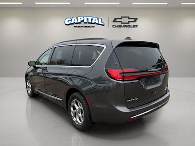 Used 2023 Chrysler Pacifica Limited Minivan for sale #9AT9483 - photo 2
