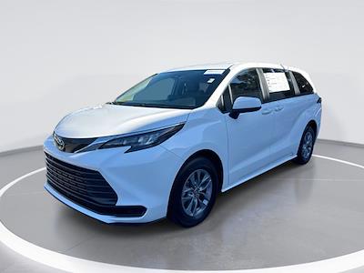 Used 2024 Toyota Sienna - photo 1