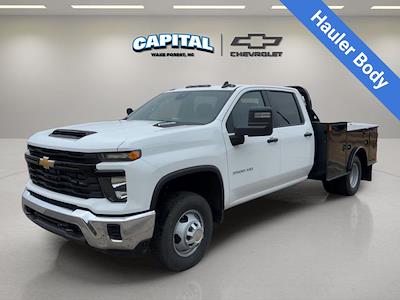 New 2026 Chevrolet Silverado 3500 Crew Cab Steel Flatbed Truck for sale #9CC28276 - photo 1