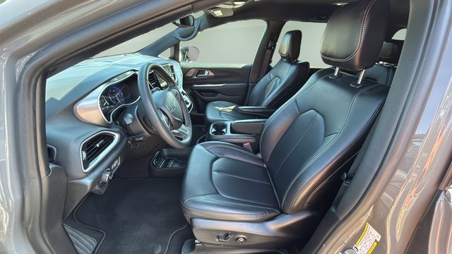 Used 2025 Chrysler Pacifica - photo 20