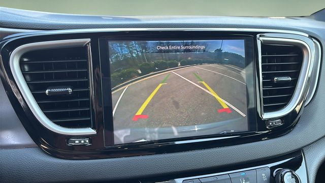 Used 2025 Chrysler Pacifica - photo 28