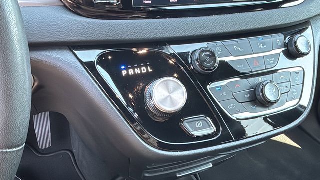 Used 2025 Chrysler Pacifica - photo 31