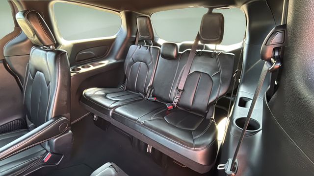 Used 2025 Chrysler Pacifica - photo 35