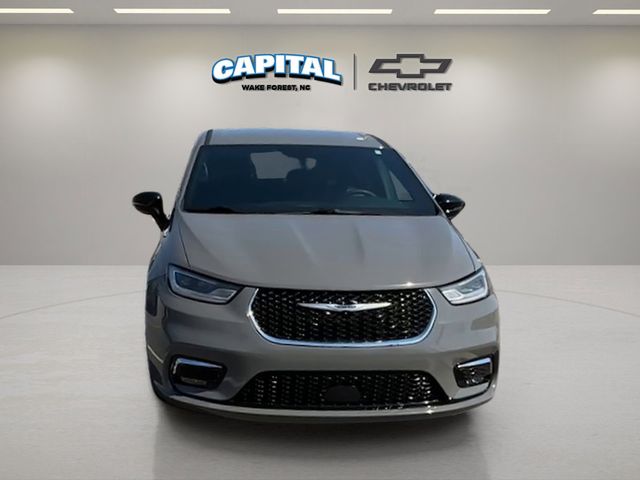 Used 2025 Chrysler Pacifica - photo 10
