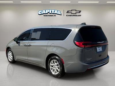 Used 2025 Chrysler Pacifica - photo 1