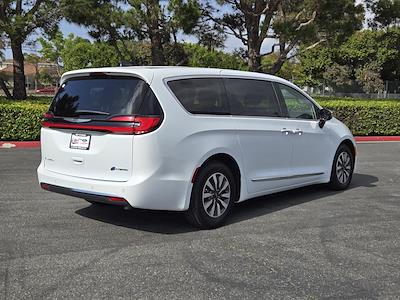 Used 2023 Chrysler Pacifica Limited Minivan for sale #PL2915 - photo 2