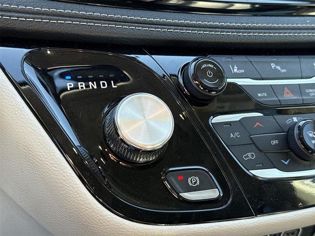 Used 2023 Chrysler Pacifica - photo 14