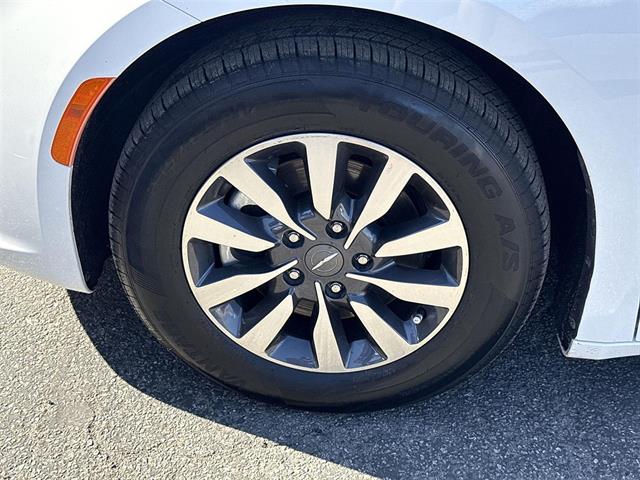 Used 2023 Chrysler Pacifica - photo 30