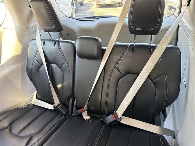 Used 2023 Chrysler Pacifica - photo 32