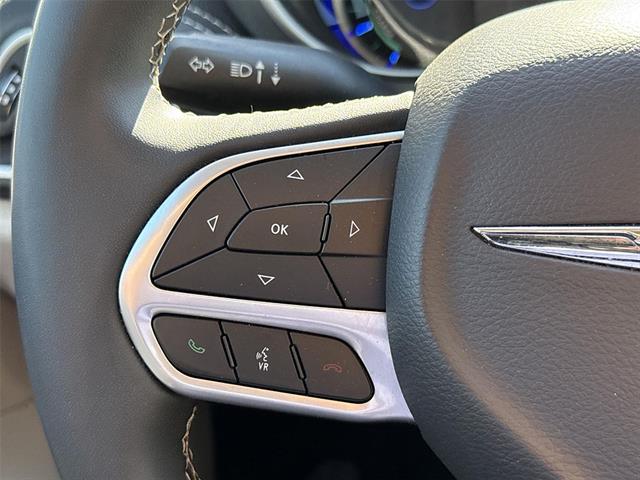 Used 2023 Chrysler Pacifica - photo 33