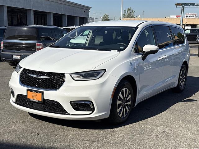 Used 2023 Chrysler Pacifica - photo 7