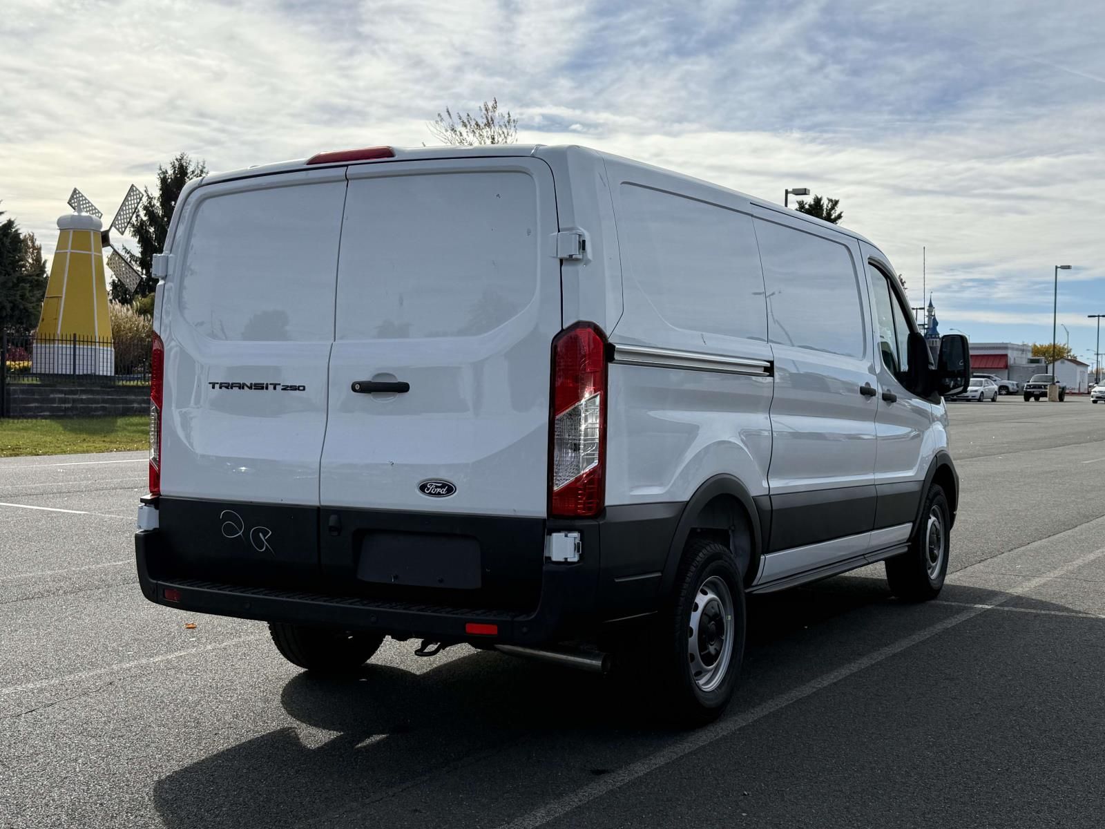 New 2026 Ford Transit 250 - photo 5