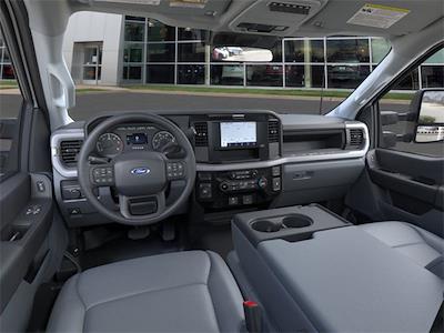 New 2025 Ford F-450 - photo 1