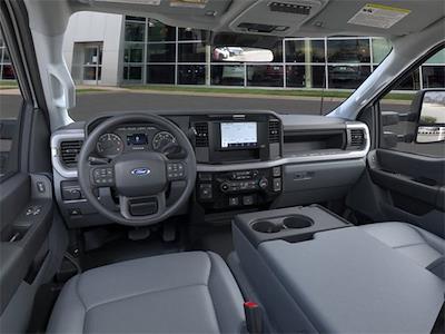 New 2025 Ford F-450 - photo 1