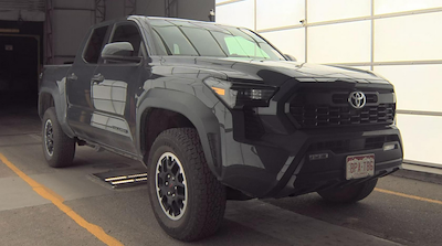 Used 2025 Toyota Tacoma - photo 1