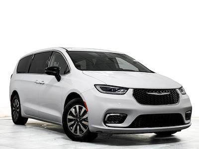 2024 Chrysler Pacifica FWD Minivan for sale #A114856 - photo 1