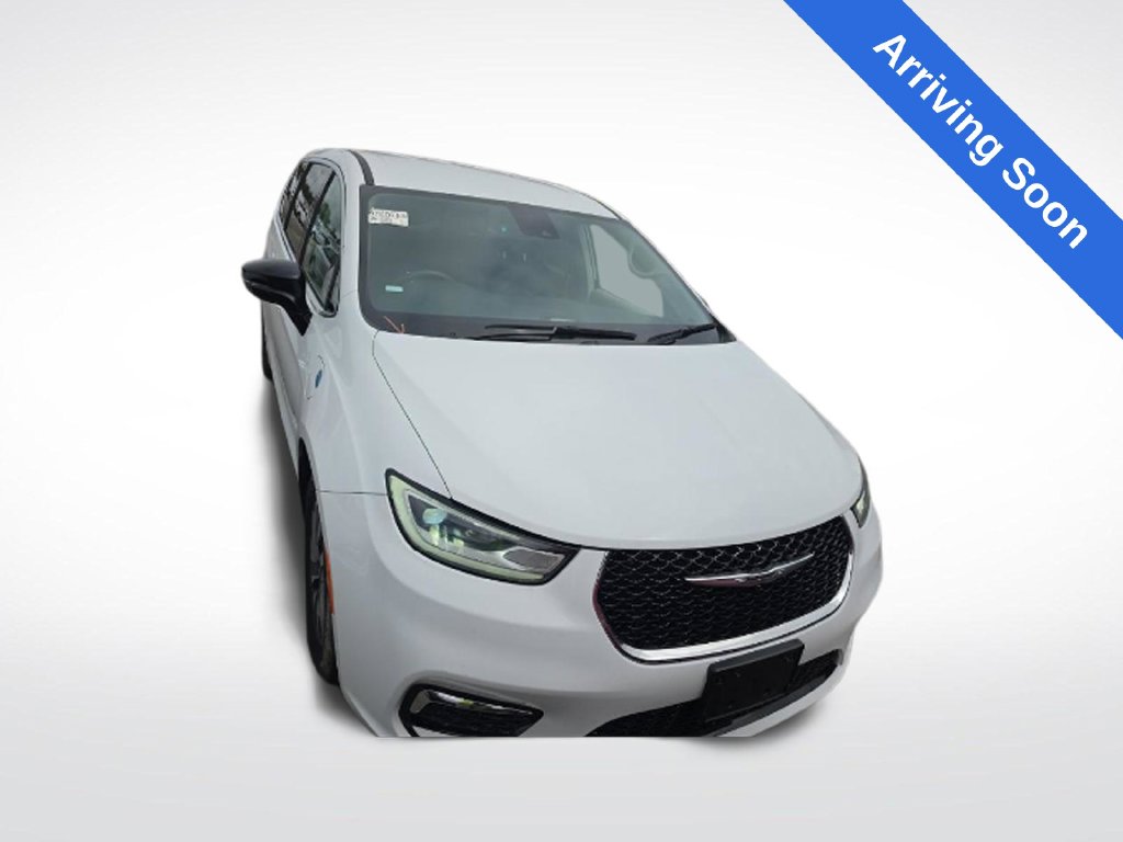 Used 2024 Chrysler Pacifica - photo 2