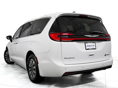 2024 Chrysler Pacifica FWD Minivan for sale #A153674 - photo 2