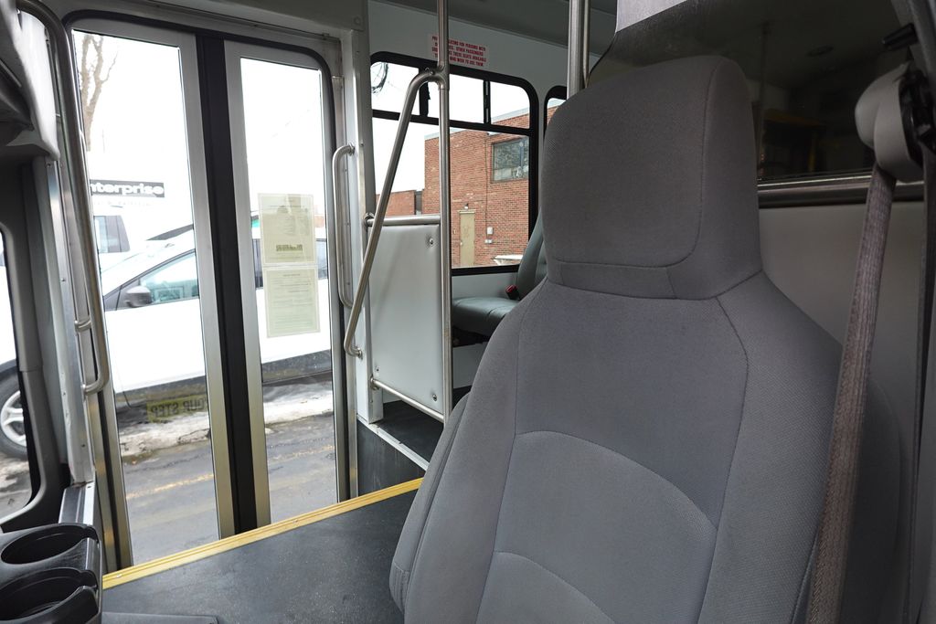 Used 2017 Ford E-350 - photo 14