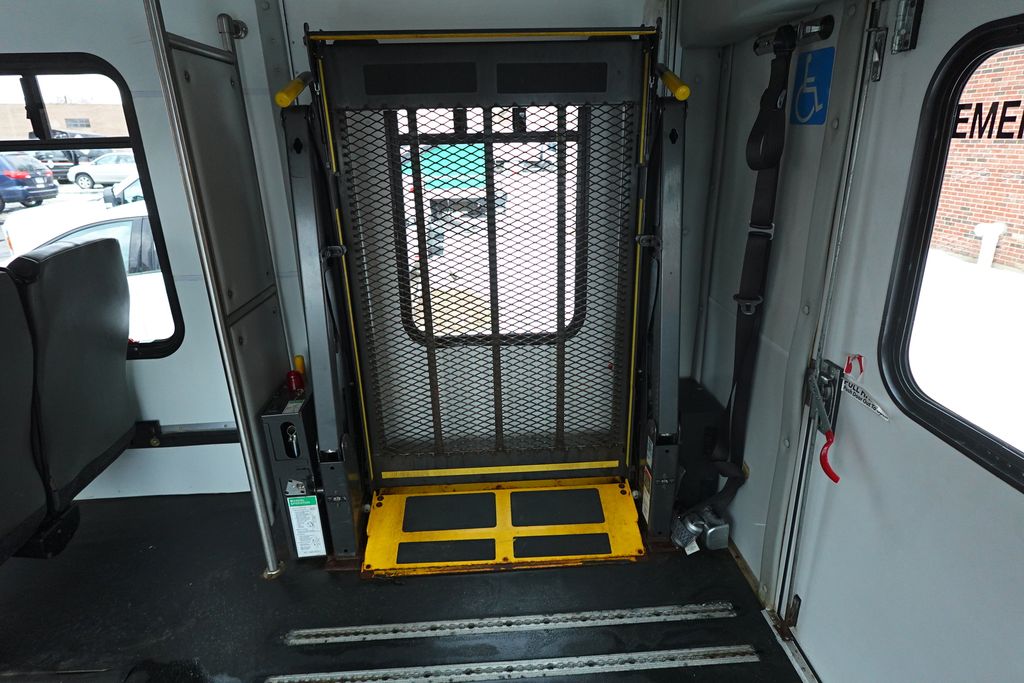 Used 2017 Ford E-350 - photo 22