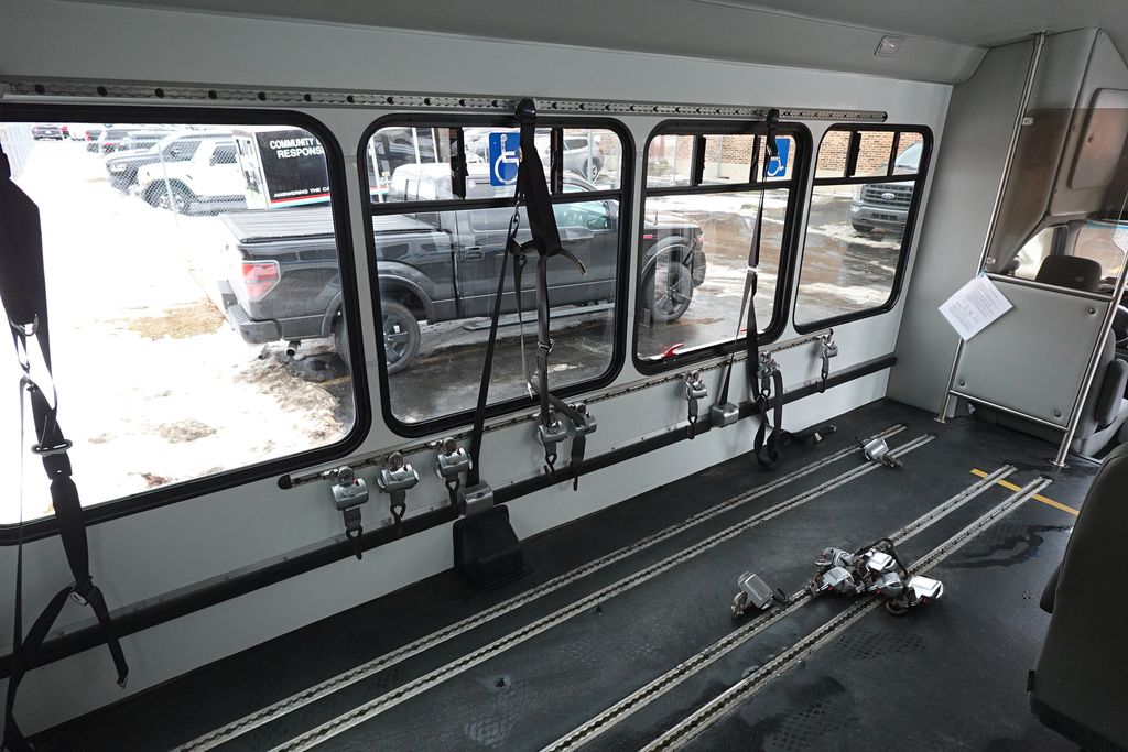 Used 2017 Ford E-350 - photo 24