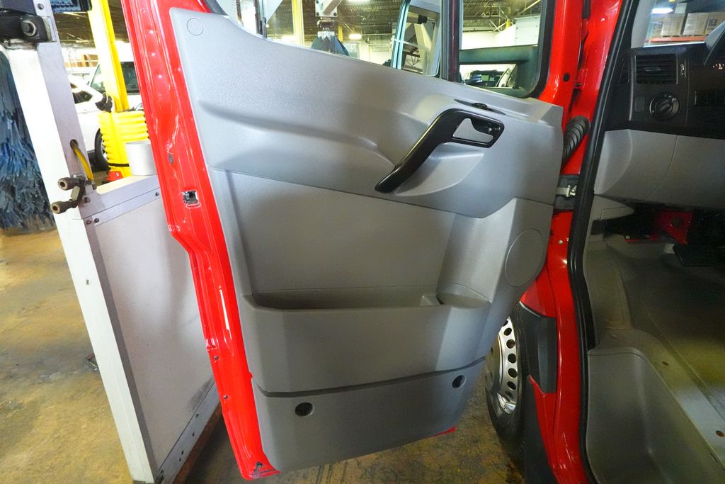 Used 2016 Freightliner Sprinter 3500 - photo 9