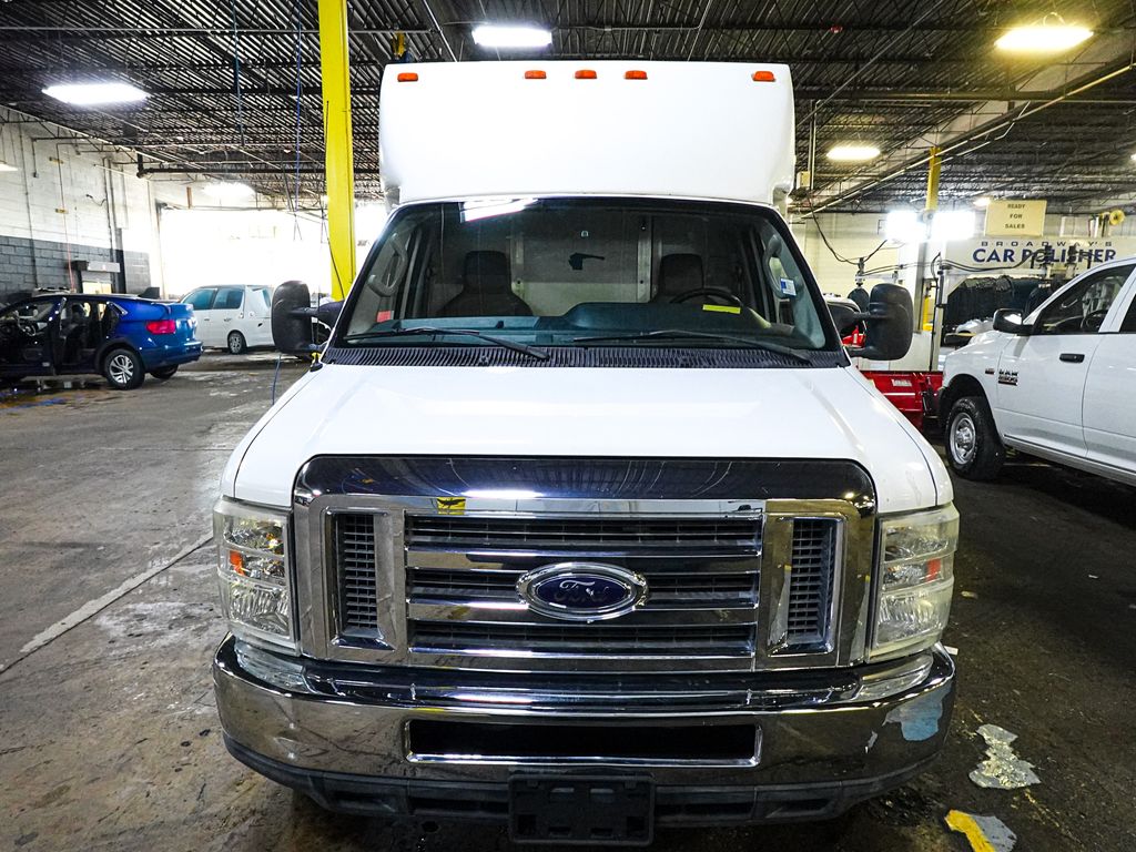 Used 2011 Ford E-350 - photo 2