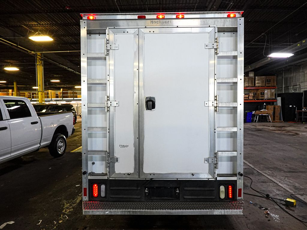 Used 2011 Ford E-350 - photo 7