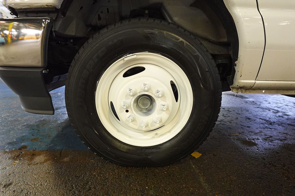 Used 2022 Ford E-450 - photo 27
