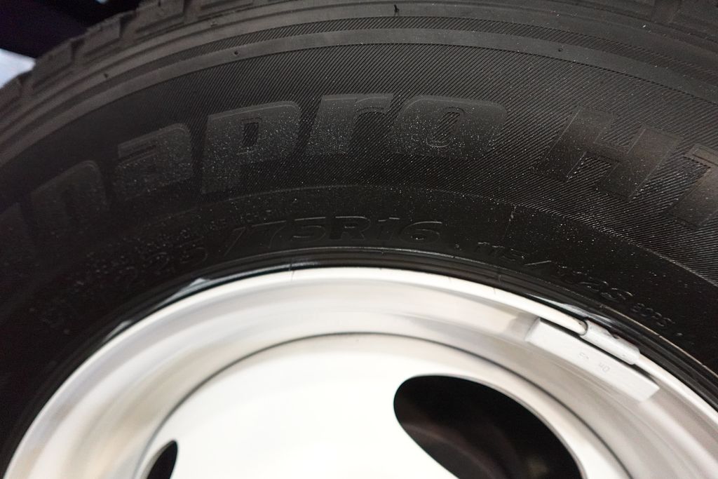 Used 2022 Ford E-450 - photo 28