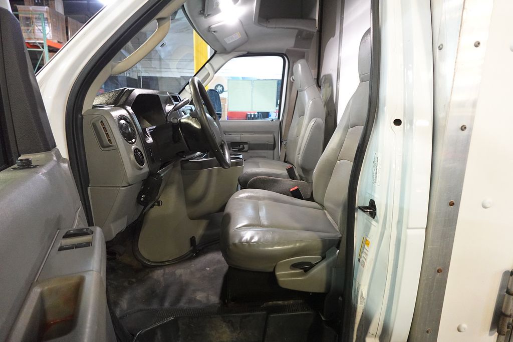 Used 2019 Ford E-350 - photo 17