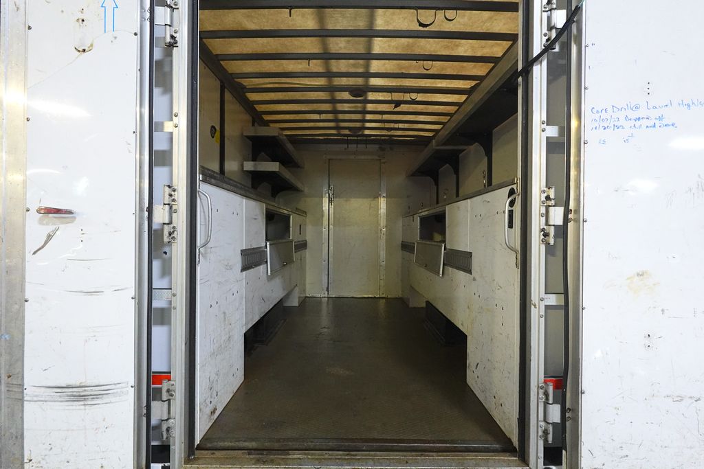 Used 2019 Ford E-350 - photo 19