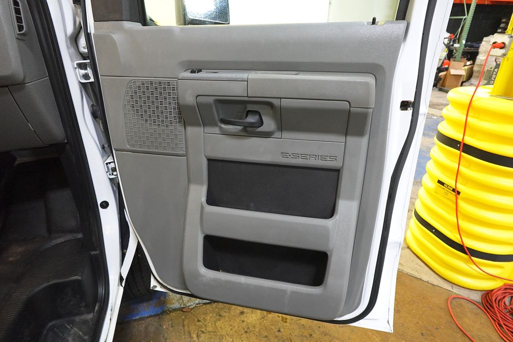 Used 2019 Ford E-350 - photo 20