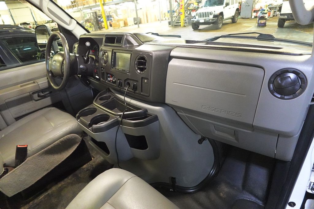 Used 2019 Ford E-350 - photo 22