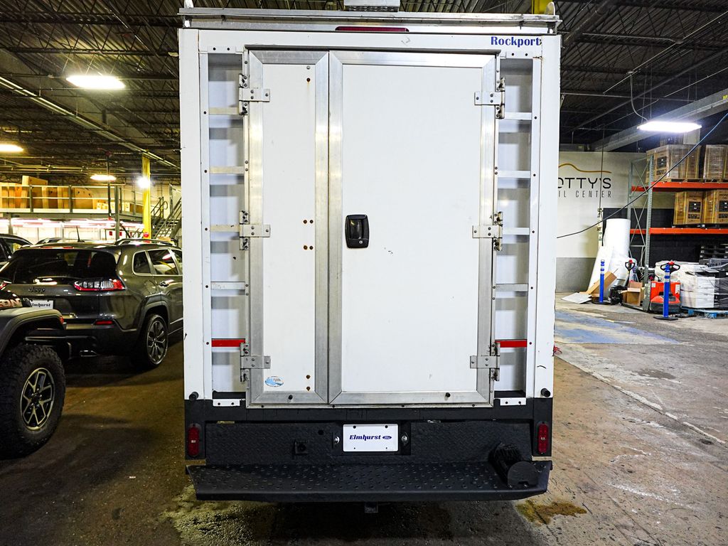 Used 2019 Ford E-350 - photo 7