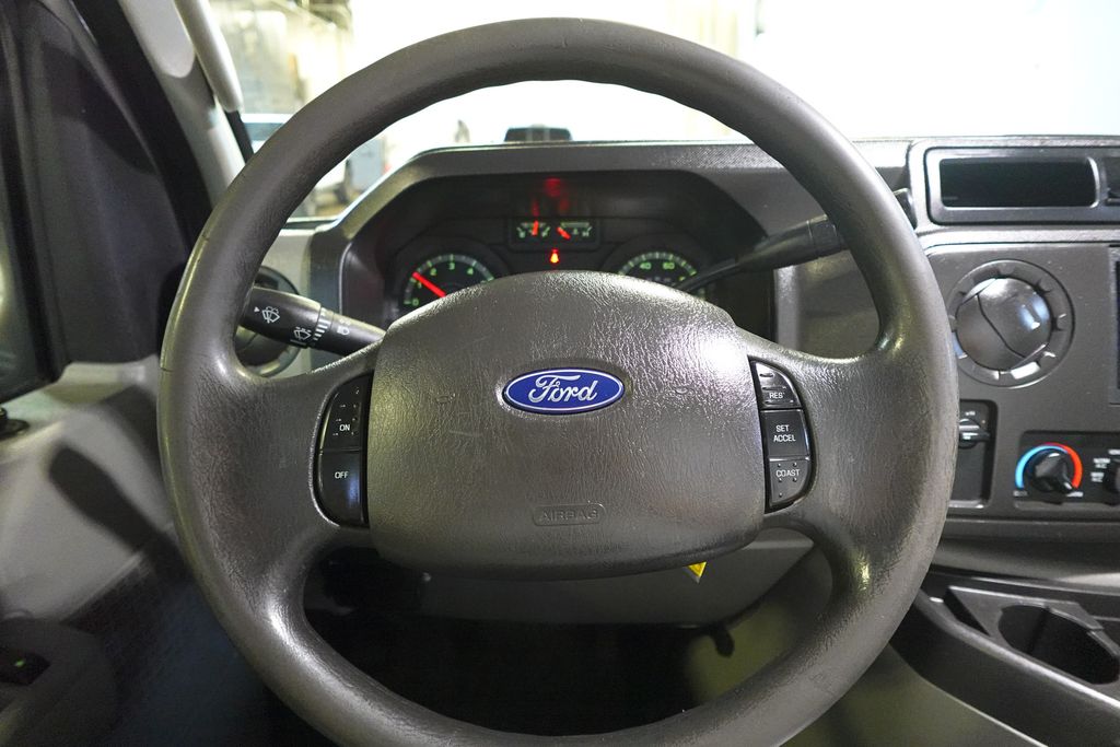 Used 2019 Ford E-350 - photo 9