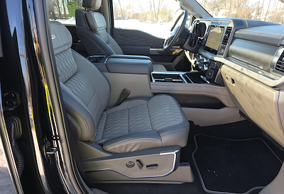 Used 2025 Ford F-450 - photo 1