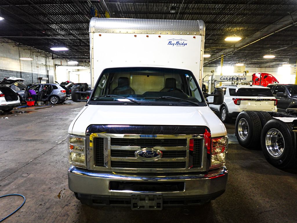 Used 2019 Ford E-350 - photo 5