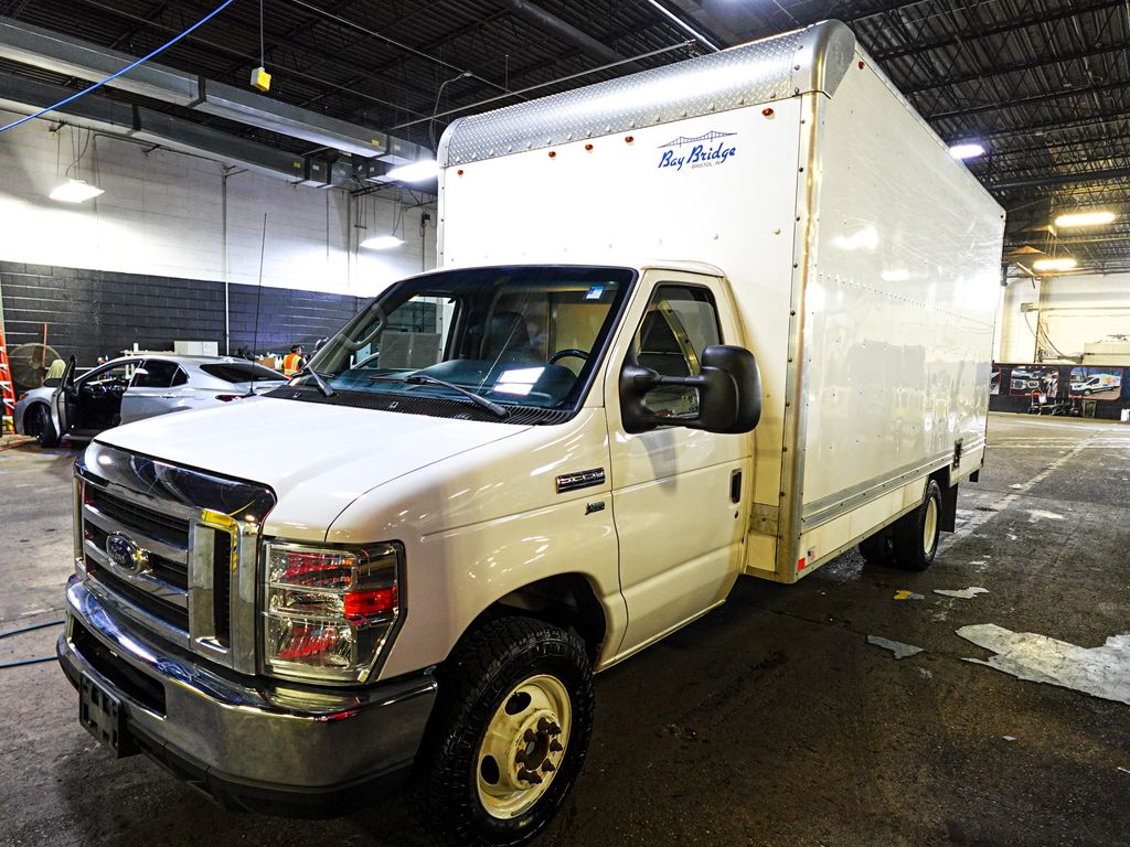 Used 2019 Ford E-350 - photo 6