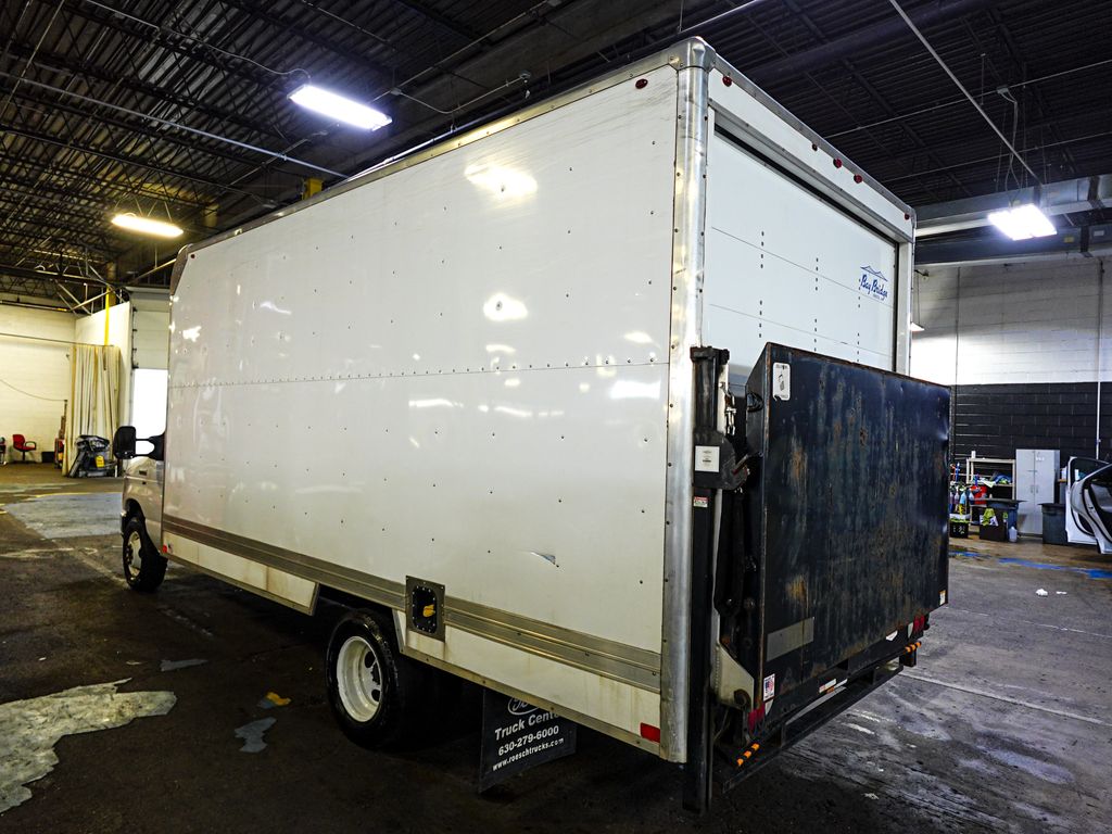 Used 2019 Ford E-350 - photo 2