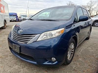 2011 Toyota Sienna 4x2, Minivan for sale #H250359A - photo 2