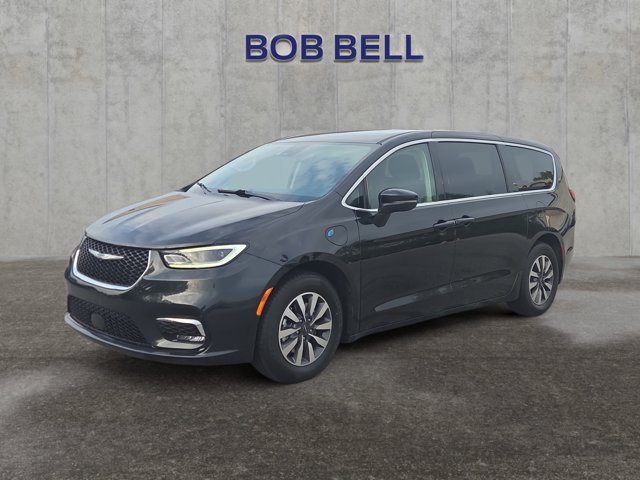 Used 2023 Chrysler Pacifica - photo 2