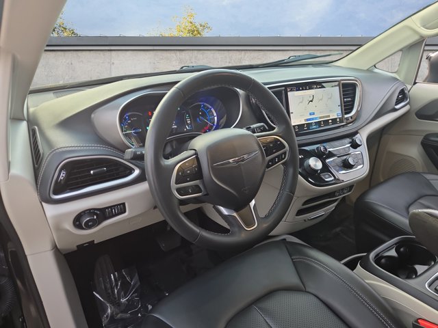 Used 2023 Chrysler Pacifica - photo 13