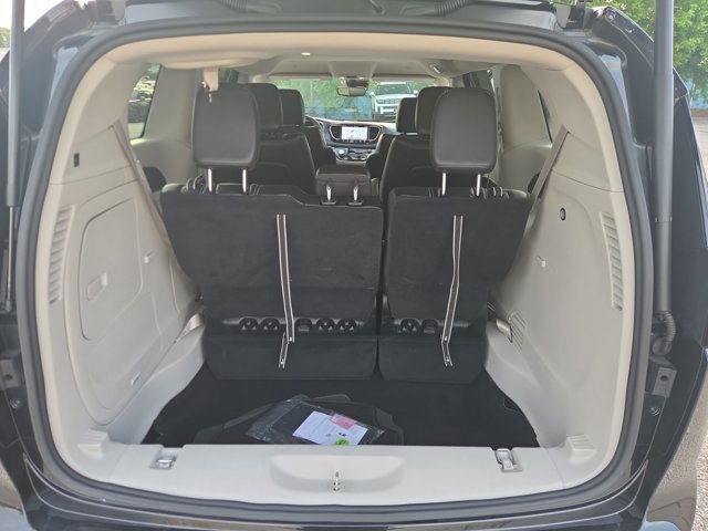 Used 2023 Chrysler Pacifica - photo 20