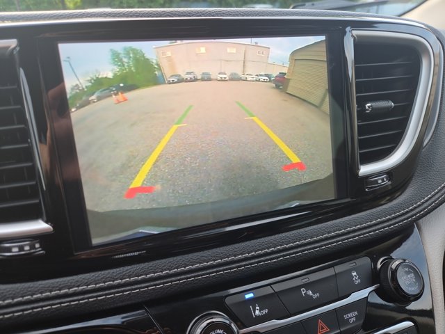 Used 2023 Chrysler Pacifica - photo 1