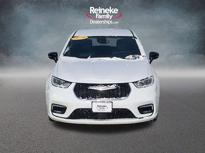 Used 2025 Chrysler Pacifica - photo 1